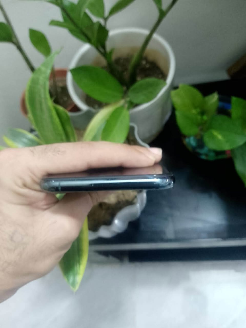 السلام عليكم
ايفون 11برو ماكس 

جهاز بطاريه🔋82 بلاديه

شاشه مبدل فيس ايدي متوقف وبي هاي طكعه سوده صغيره مبينه بصوره اذا تريد تبدل شاشه سعرها22الف تريد تبقيها هيج مماثر بل ستخدام ابد 

جهاز ذاكره256 

لون زيتوني جهاز حلو نضيف 

سعر210بي مجال  مكاني كركوك

***********
