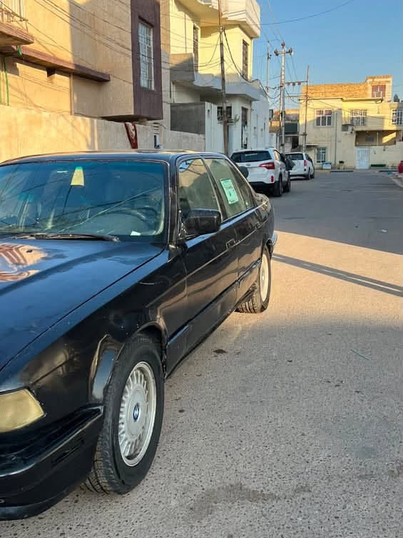 السلام عليكم  للبيع   BMW موديل 1992 730 مفتوح 6 سلندر رقم بغداد وتحويل ثاني يوم كير ومحرك بشرط بالجيس تبريد ثلج قطعتين تبريد  الحماوه انساها غرفه جلد بالجيس السياره ابلاديه شرط مصبوغه عام جماليه السياره نضيفه صرف البانزين اقتصادي للاخير  سنتر لوك كله شغال ولا كلوب مشتغل بالدشبول 
المكان دوانيه  
 السعر 38. الهاتف ***********
