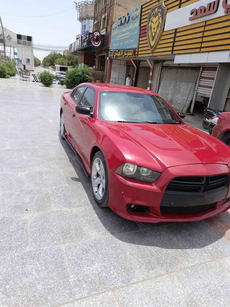 السياره بدون ضرر داخلي 
السلام عليكم جارجر 13 فول مواصفات عده الفتحه رقم بغداد مكينه 3600 كير مكينه حداديه اكسن تخم تاير كله شرط السياره ستخدام شخصي ما مشتغله سونارها داخل المنشور مكان السياره واسط رقم صاحب السياره***********
