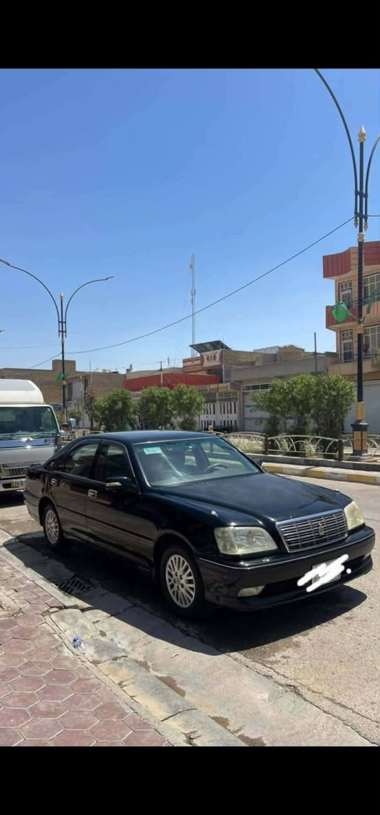 السلام عليكم ملكة موديل ٢٠٠٣ تلث دگم قرار ١٠٢مفحوصة فقط كفالة من الگص بيع أو مراوس كمرك ممدفوع السعر ٥٩ قابل للتفاوض ***********

نص مكتوب في الصور:
- كرار فاضل
- قبل ١١ دقيقة