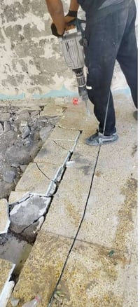 عامل متفرغ • تصعيد وتنزيل مواد • تنظيف بيت