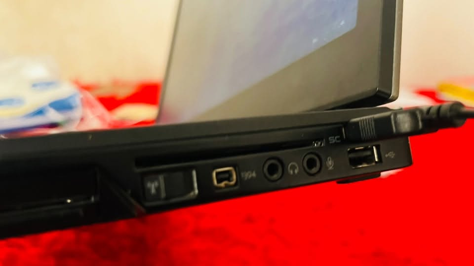 مرحبا حاسبة DELL للبيع         100 فقط
سعرها 100 الف  وبيها مجاال نضافتها حلوة وشاشتها چبيرة 

موصفاتها مصورها خليتها بلمنشور 
عوزها فقط بطارية بـ 25 الف

رقمي *********** فقط واتساب 💚
