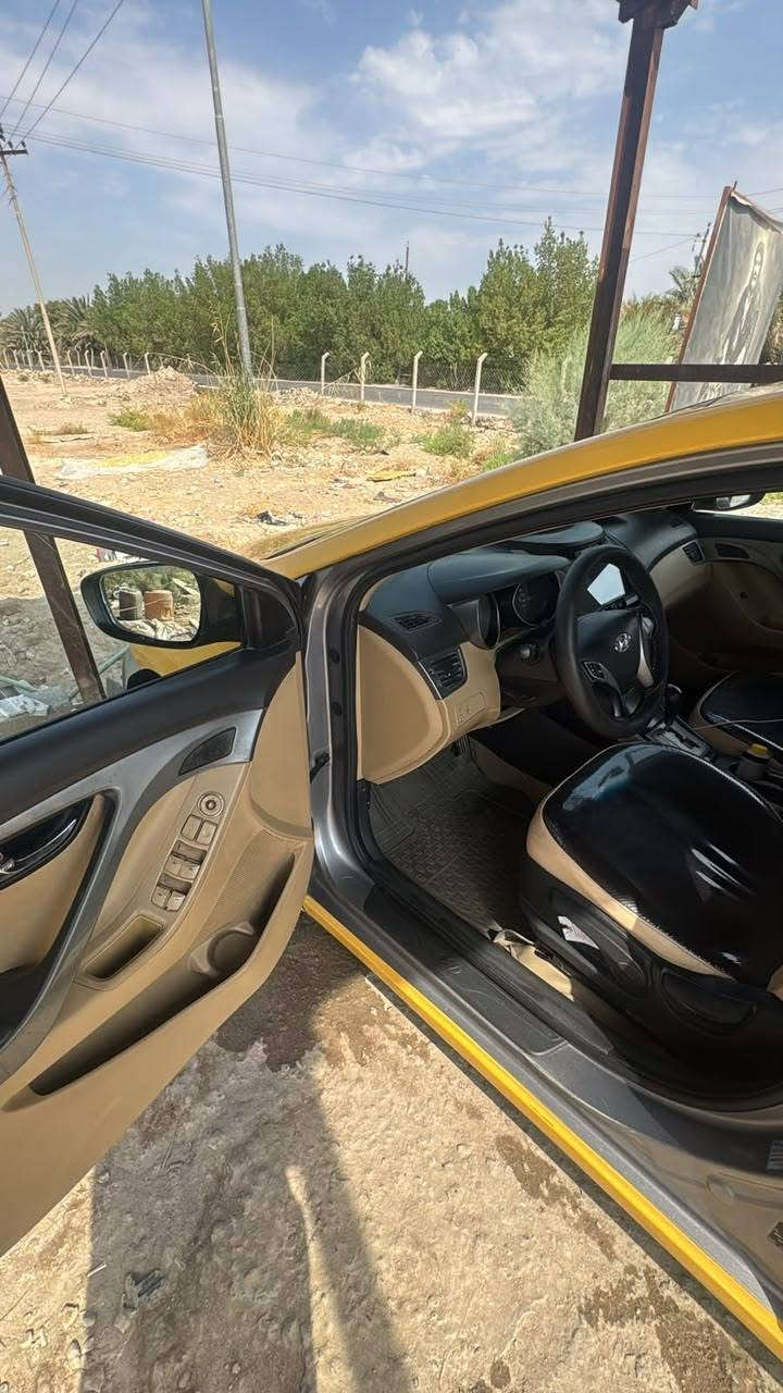 النترا موديل ١٣ خليجي تبديل باب خلف السايق فقط بدون اي ضرر داخلي  ٩٥ وبيها مجال للاستفسار اكثر الاتصال على الرقم ***********
