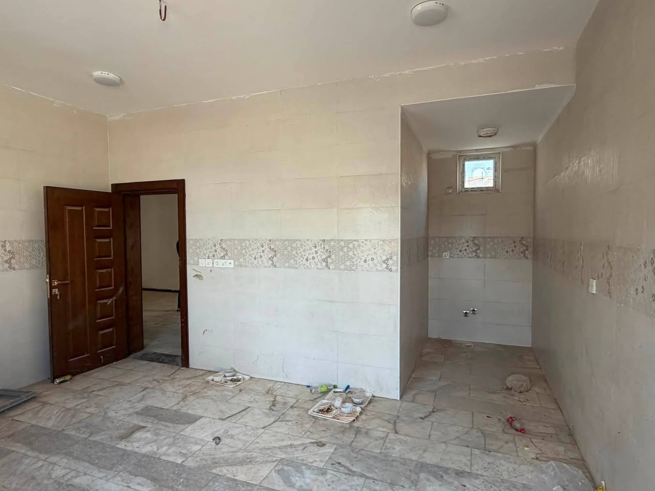 مجمع آشور ٢ 

تتوفر ٦ وحدات سكنيه بنظام القسط والنقد

🏠 / دار للبيع مساحة ٢٠٠ م طابو صرف 

             واجهه ١٠ م / نزال ٢٠ م 

🧱 بناء حديث درجه أولى 

الطابق الاول/ مطبخ . أستقبال . هول . غرفه . مجمع صحيات . كراج . حديقه 

الطابق الثاني/ غرفتين . هول . مجمع صحيات 

🌍 الموقع / شارع ٨٠ مجمع آشور ٢

للأستفسار أكثر مراجعة مكتب 
عقارات أراضي بابل الخضراء للمقاولات العامه والتصاميم الهندسية 
شارع ٦٠ .. عمود ٣٠٠ .. مقابل أستدارة علي بقلي 
الشيخ حازم 
وسام محمد 
أبو حيدر / ***********
