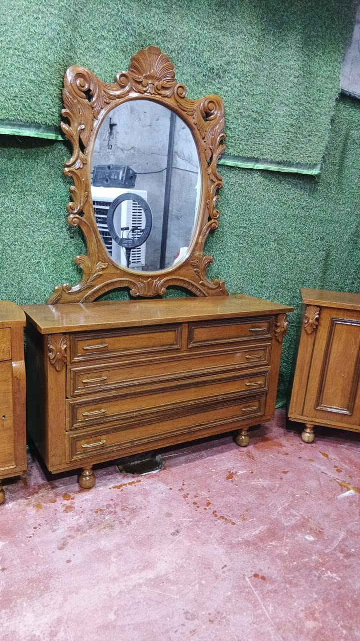 غرفه أم سته انتيكه داخل وخارج صاج نظافته %95مكاني بغداد مدينه الصدر متواجد واتساب ***********لشراي يفضل خاص

نص مكتوب في الصور:
- العثور على محتوى ذي صلة بحث 21 2 مشاركة 0 همساة رجل . منذ 12 س إضافة تعليق...