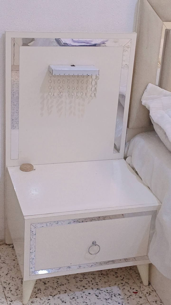 غرفة تركية للبيع. مكونه من 9 قطع  
للاستفسار 👇🏻
***********
