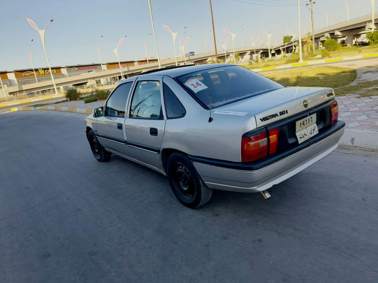 اوبل فكتره موديل 1991كير اتماتيك
سنويه جديد ل 27 ينتهي محرك 20 
كير محرك بشرط صبغ عام جماليه 
بدون ضربه بدون خياس بدون معجون 
سعر 41 وبيها مجال تصل وتدلل
***********
