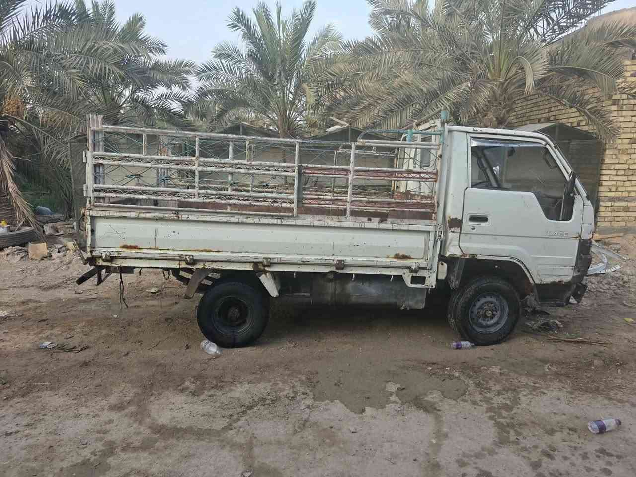 ياالله السلام وعليكم كيا حمل للبيع مكينه 3000 وكير بنكو  حداديه جديده صدر جديد تخم تايرات امامي وخلفي كله جديد باور جديد باتري جديد مكينه وكير بنكو كلشي جديد رقم انكليزي السنويه تنتهي ب2030 السياره جاهزه من كلشي بوجهك للشارع العنوان بالبصره للاتصال او الاستفسار ***********
