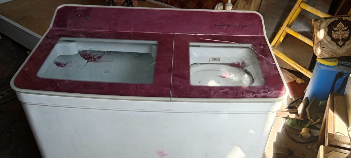 سلام عليكم للبيع مستعمله وبحاله جيده للتواصل خاص او وتساب ***********
