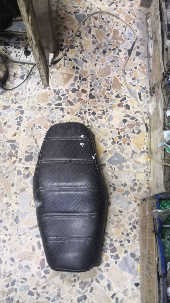 شلونكم شباب باقي حاليا ذني تفاليس جوه سوك ***********
