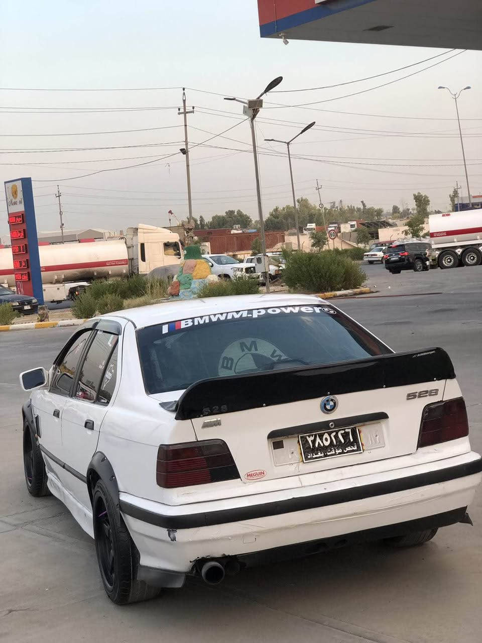 Bwm 528 سەقەر دەبل دیجیتەل 
تاقەنەیە لە جوانی سەیارەكە فول دەسكاریە لە قوەتی بێزارە بەرماجە كرایە
٤جام كارەبای گێر عادی 
گێرومەكینەی بەشەرت
سەیارەكە چەكوچی نیە زۆر خاوێن ماوە مشتەری تەلەفۆن كە ئارم پلاستیك بەشرت ئەوەلیات
*********** واتساپ أربيل, العراق
