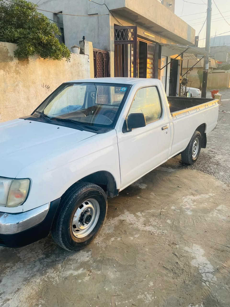 نیسان 2002 رقمی تازە 
تایکانی تازە بەشەرت تحەویل 
***********
 شوین چمچماڵ
