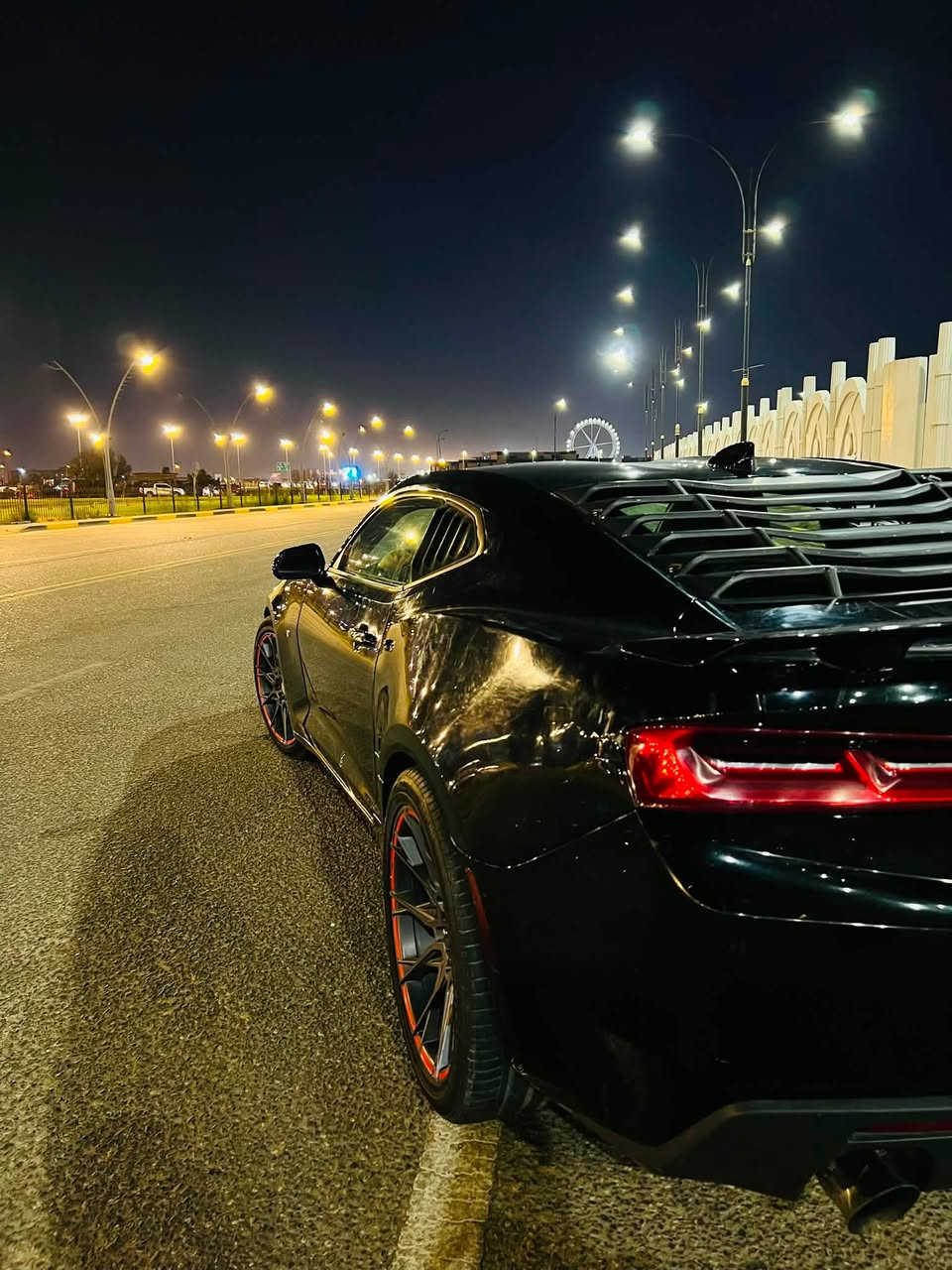 كمارو للبيع اربعه سلندر ايكوبوست وارد امريكي جاملغ وبنيد اصلي مبدل الشاوصي ما عايبه السياره مكينه كير حداديه جاهزه السنويه 2027 وكاله عامه العنوان بصره السعر 88وبيها مجال ***********
