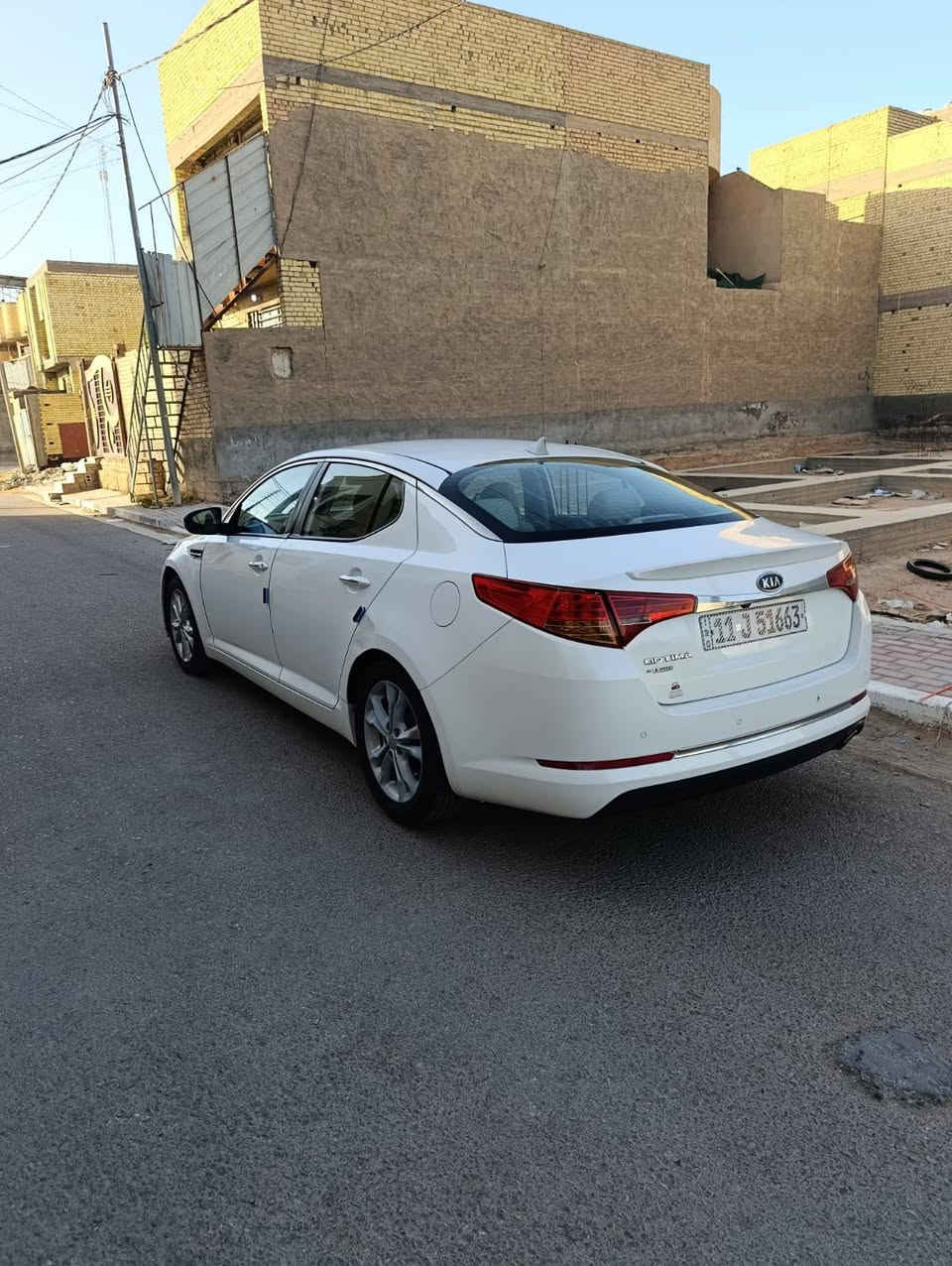 السلام عليكم كيا اوبتيما خليجي موديل 12 سياره جاهزه 
محرك 2000 دوش تبريد ثلج حداديه جديده تخم تاير جديد رقم بغداد دولي تحويل مباشر 
السعر 97 وبيها مجال شراي يتصل 
ملاحظه جاملغ وبنيد مبدلات اصليات بدون صبغ 
والباقي كفاله عامه
مكاني كربلاء حي الفارس الشراي يتصل 
***********
