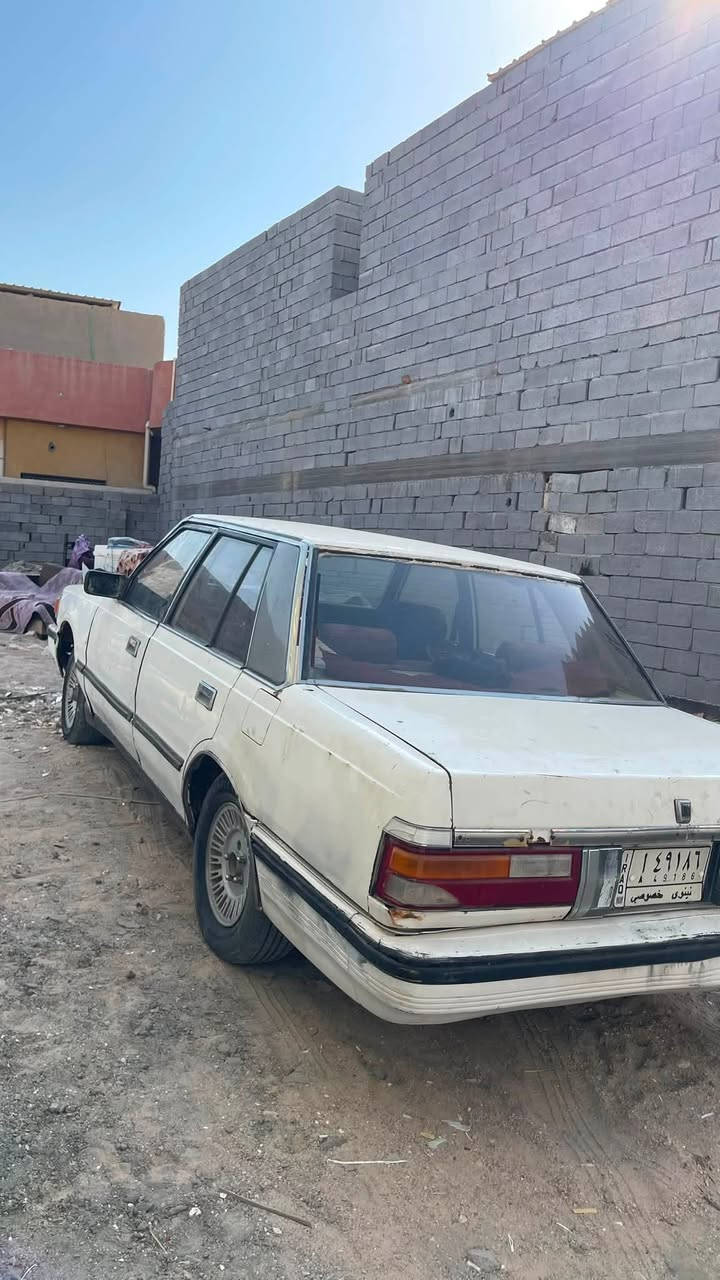 السلام عليكم للبيع سوبر كراون موديل 1986 رقم نينوى سنويه ل27 مشروع وطني السياره راعيها ما اندله ابيعها هيج اصوليه السياره 100% مكينه وكير بلادي تشتغل وتمشي مكينه بيها دخان كير اوتو وهاي صورها كدامكم السعر 15 ورقه وبيها مجال كلش قليل هذا رقمي *********** مكاني بصره
