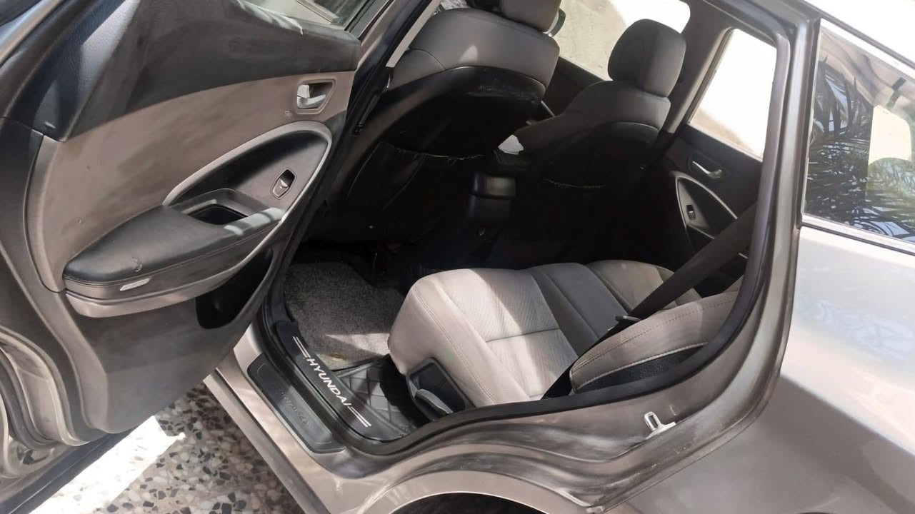 سنتافيه ١٣ رقم بابل بسمي مشروع وطني وارد امريكي بيها جاملغ وبنيد سياره جاهزه مكينه ٢٤٠ وجاهزه تبريد ويه سويج قطعتين تبريد فول عدا بصمه والفتحه همسه راكب وسعر ١١٠ وبيها مجال *********** بغداد, العراق
