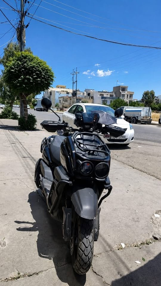دراجه سكنس جبلي للبيع زيرو
150cc ، 
سرعة 140حقيقي ، 
صارلها 4 اشهر نازله من الرمبه ماشية بَس 2000  ،
نگره سلف  ،
هندر شغال ، 
والدراجة بلاديه  ،
السعر 950 وبي مجال
***********
العنوان رابرين
