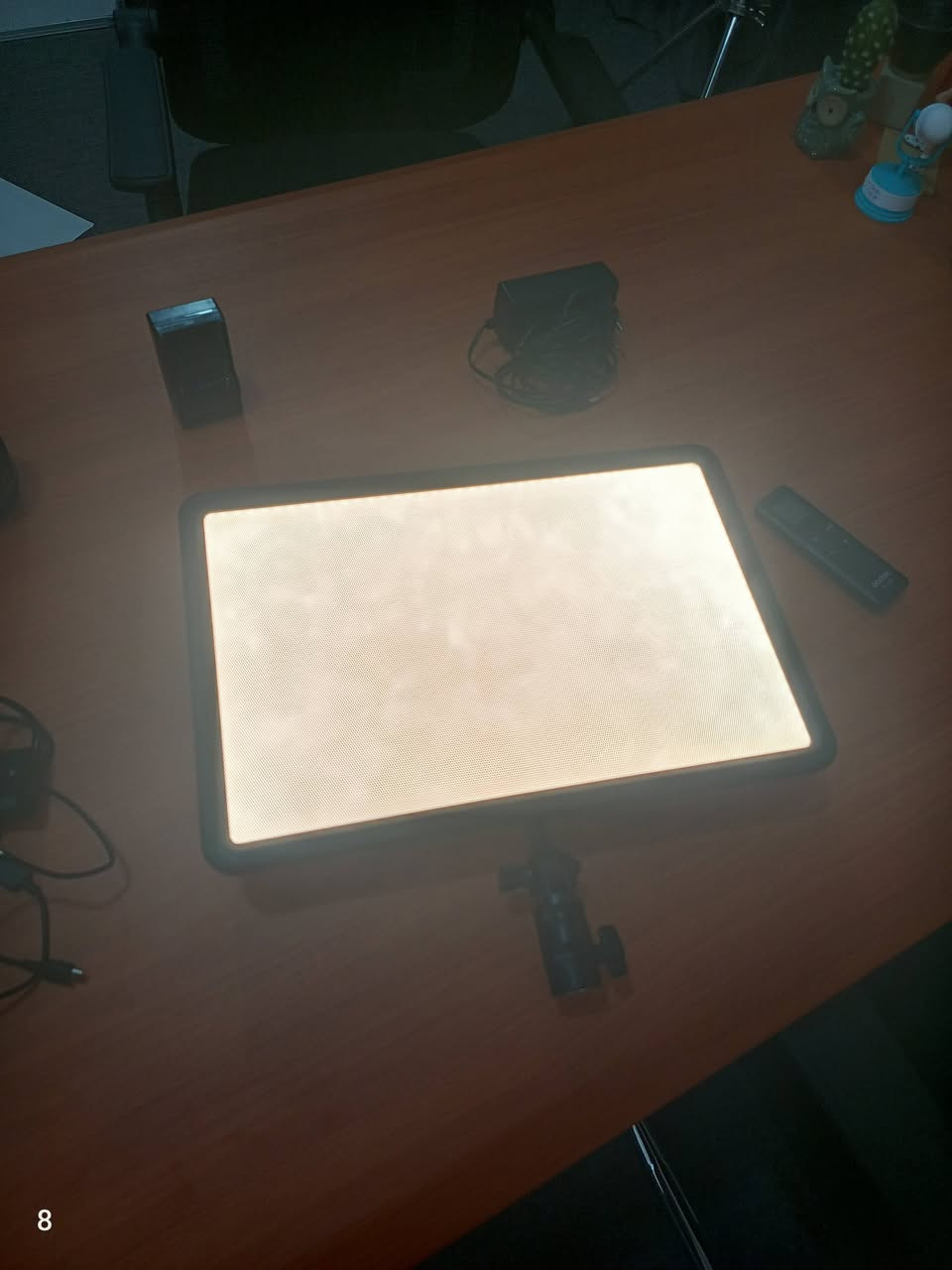 اضاءة godox اصلية للبيع
Godox led p260c 
Bi-color
كلفن متغير ابيض وشمسي
وياها ريمون تحكم عن بعد
نظيفة مابيها اي خلل استخدامها قليل
وياها بطارايات تشتغل دون كيبل كهرباء

بطاريات اصليات سوني
Sony NP-F960 ثنين
وي شاحنتهن v615
مكاني كربلاء
تواصل واتساب فقط
‏‪***********‬‏
سعر الاضاءة 75
سعر البطاريات 70 ثنين وي الشاحنة
