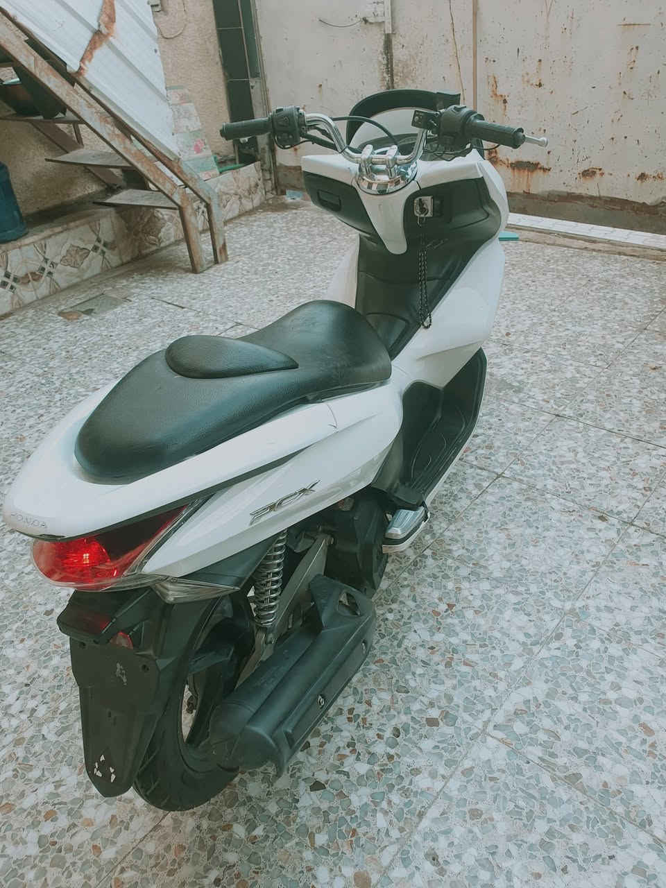 دراجه pcx جيل اول  ما مفتوحه 
التواصل ***********
