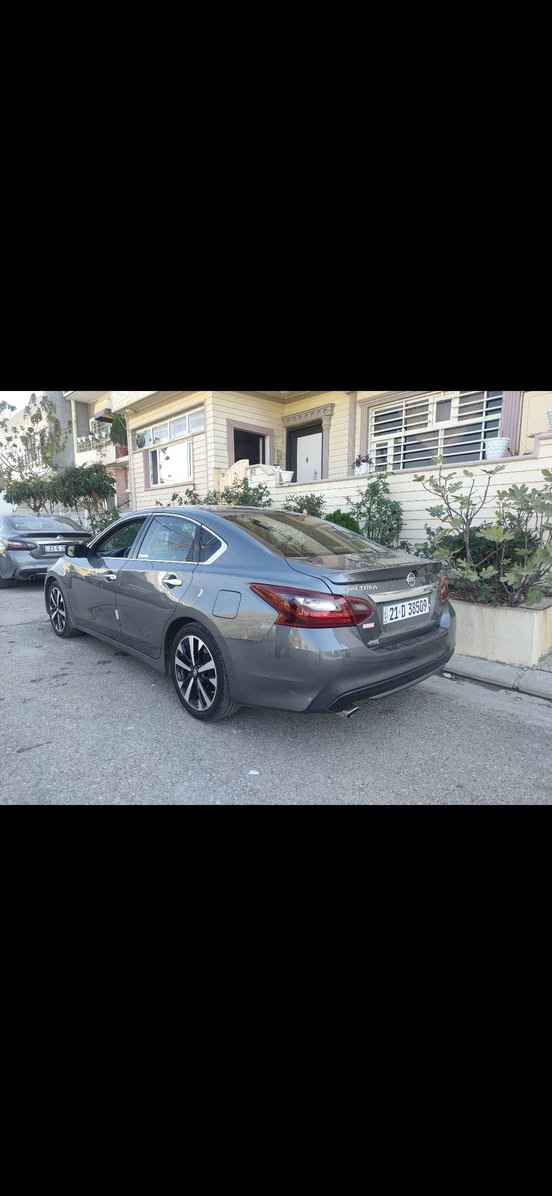 التيما موديل 2018 مواصفات SR حادثه خلفي وسرقة رادار ومازدات
اقره تفاصيل وشوف صورها وصورة الحادث قبل لا تتصل 
محرك وكير بشرط مكفول
ماشية 90،600 ميل
السيارة بدون صبغ بدون اي دواخل سونار موجود
سيارة حيل جديده ونظيفه وما بيه اي نقص 
شرط تحويل 
مكانه بغداد
عارضها ب117 وبيها مجال بسيط
للاتصال ***********
