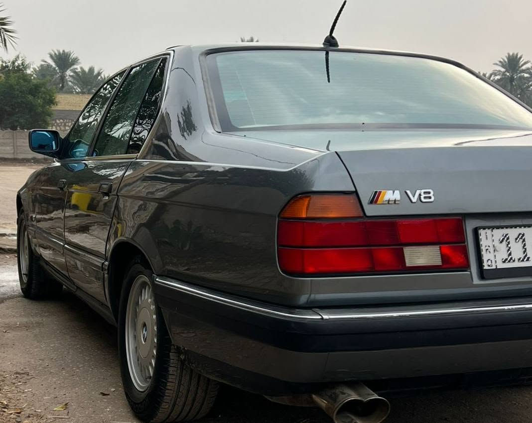 🚘 للبيع | BMW 730 V8 موديل 1994
للبيع سيارة بي إم دبليو 730 V8 موديل 1994
🔹 اللون: رصاصي
🔹 محرك V8
 كاملة من كلشي كير محرك تخم تاير تبريد ويه السويج 
سيارة 🚗 احلئ من الصور بعد
رقم بغداد بسمي تحويل ثاني يوم 
للتواصل / ***********
 السعر ٧٠ وبيها مجال

نص مكتوب في الصور:
- تعديل النص