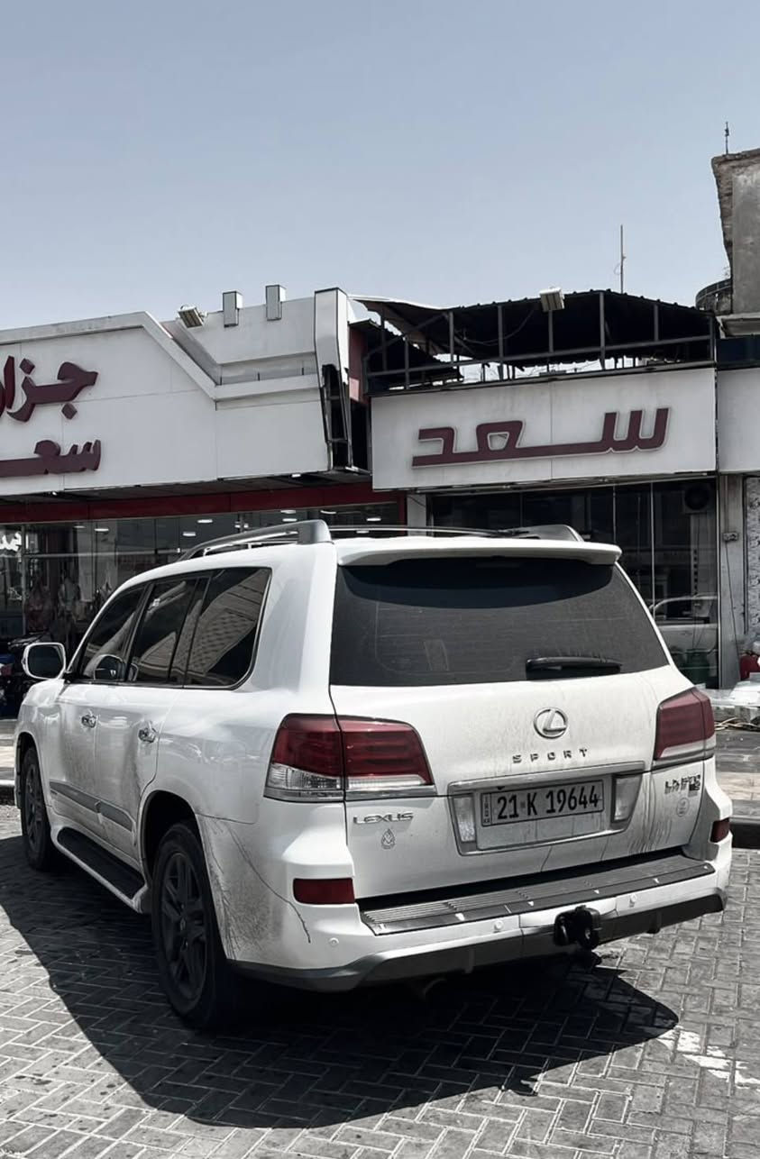 للبيع لكزز  2013LEXUS LX 5700
اللون: ابيض 
داخل قرميدي 
بيه بارد بللهل صبغ وره. 
فول مواصفات ١/١
٨سلندر محرك 5700
* سلايد
* كراسي جلد 
* كراسي كهرباء
* تدفئة تبريد بالكشن
* ٣شاشات اصلية
* ٤كامرات
* تشغيل عن بعد 
* رادار
* جكات
* فور ويل
* أنظمة قيادة 
* نظام CRAWL
* ثلاجة
* فول تحكم ستيرن
* ستيرن كهرباء
* دبل كير ( عادي+ اوتوماتيك)
* شفتات كير بالاستيرن
* دبل حساس ( امامي+خلفي)
* مرايات كهرباء (شفط) 
* لايت عدسة زنون عالي ناصي
* زراك لايت
* ويل ٢٠ 
* ماشية 200حقيقي
🔴السعر 300دفتر بيه مجال

للأستفسار الأهاتف***********
