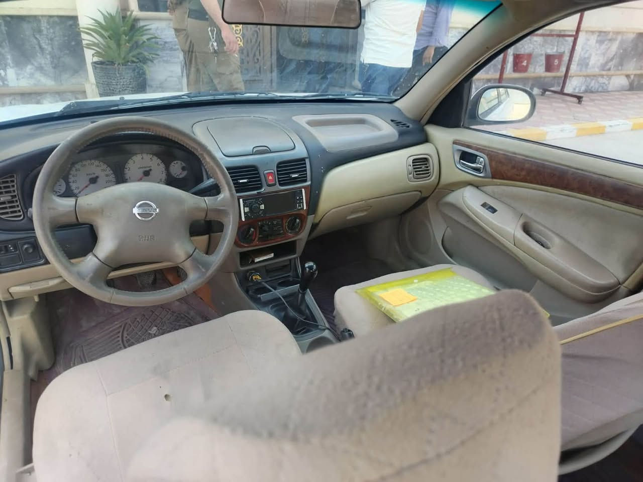 السلام عليكم نيسان سني 2006صبغ عام ضررفقط طخه جاملغ خلفي وشويه من الباب رقم بابل گير عادي السعر 68 وبيها مجال قليل ***********
