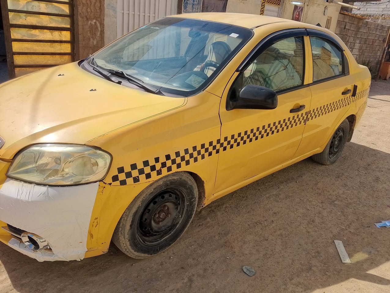 السلام عليكم سياره افيو موديل 10خليجي كير اومكينه كفاله تبريد شغال بيع مستعجل السعر 35قفل اي استفسار ***********
