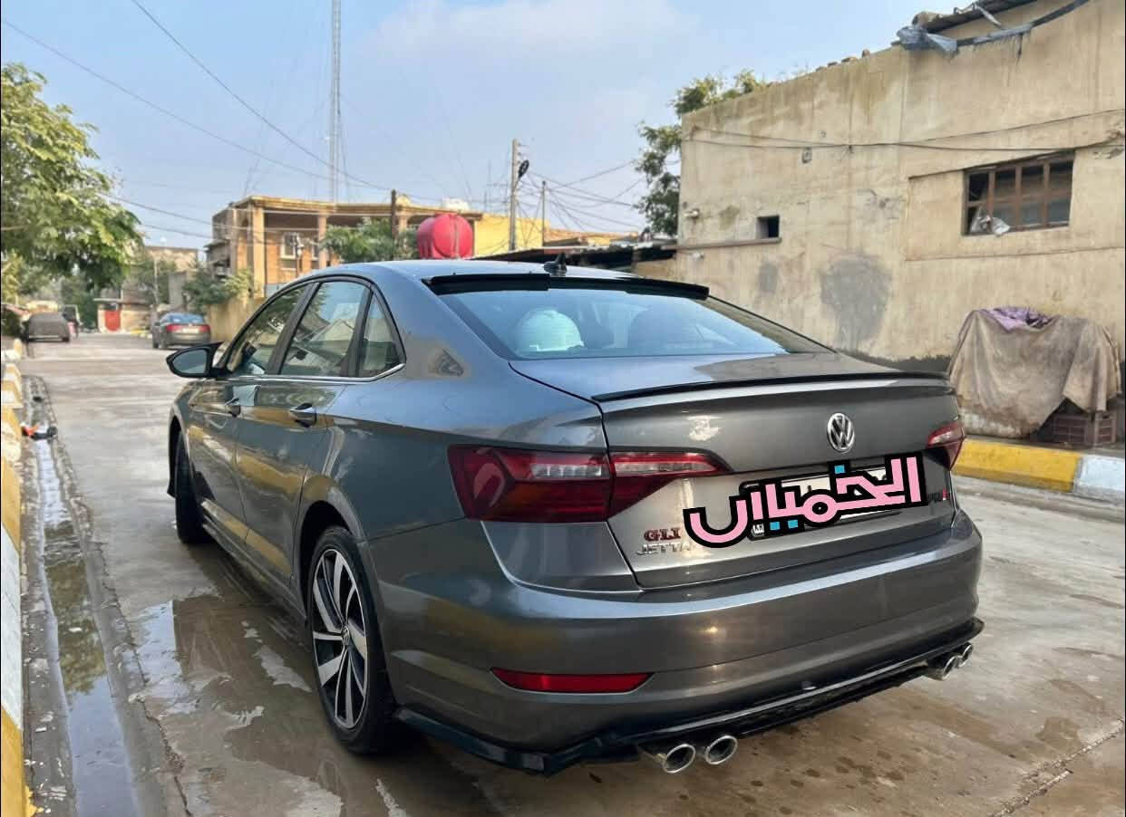 موديل 21 كير عادي وارد 
كلير عام بدون ضرر 
السعر 10.000$ 
أربيل 
***********

نص مكتوب في الصور:
- الخميايس
- الخميس