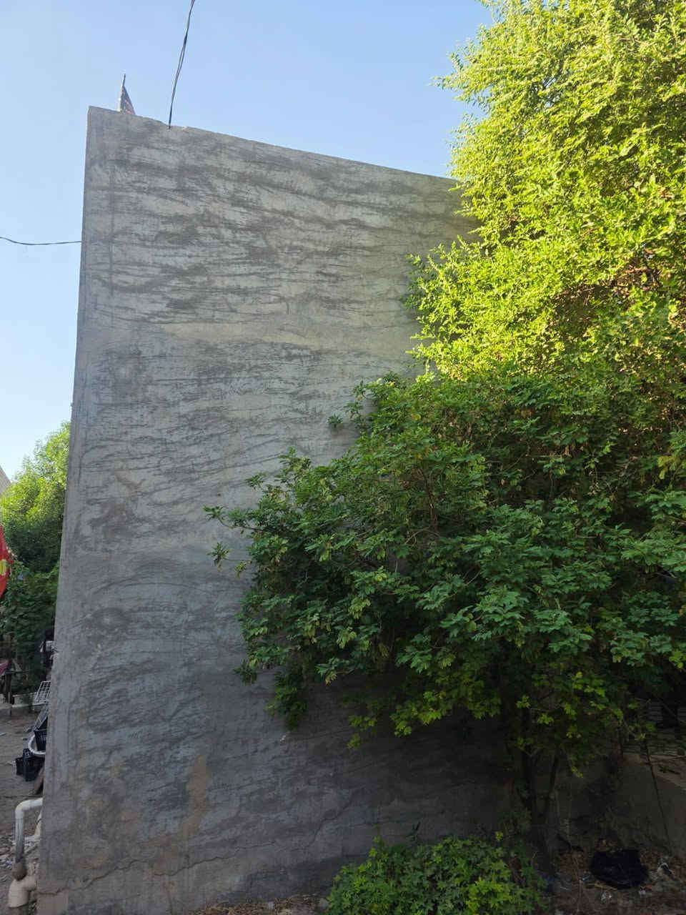 على بركه الله 
بيت للبيع 
المساحه 120متر واقع حال 130
خريطه كامله حلوة 
بي غرفتين وصاله استقبال مطبخ صحيات خارجيه وداخليه 
وسعره مناسب العنوان خلف معمل ريتاج حي الامير 
نوع العقار زراعي سند 25 للشراي يتصل على رقم *********** أو مراسله الصفحه
