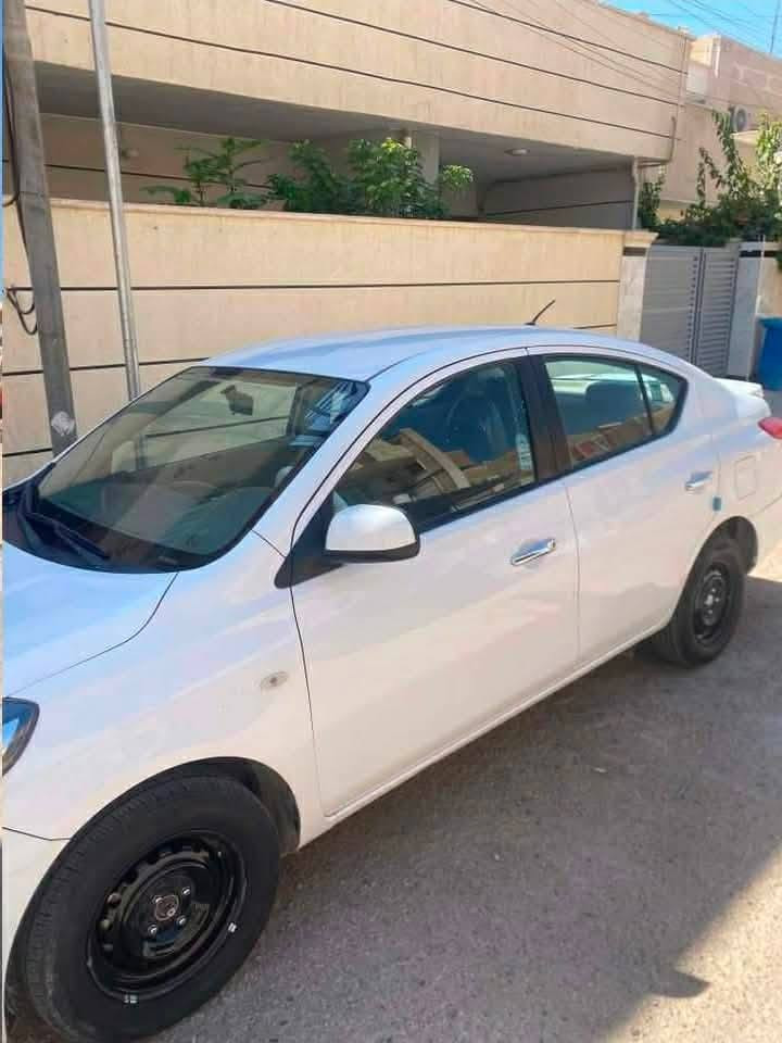 بسبب الوعود الكاذبة إعادة نشر نيسان سني موديل ٢٠٢٠ هندي ام البليته الزركة ماشية( 95  ) الف حقيقي كير ومحرك مكفولات  تبريد ثلج بيهه قطعة صبغ وحدة فقط (الجاملغ الخلفي ) وبيهه طخات خفيفة وشخوط المواصفات /    بصمة _ وقطعتين تبريد _ تشغيل عن بعد_ جام ٤ كهربائي  

السونار مالتهه  ويه الصور سيارة بسمي رقم  بغداد انكليزي

السعر 88 ورقة وبيهه مجال بسيط حيل

***********
