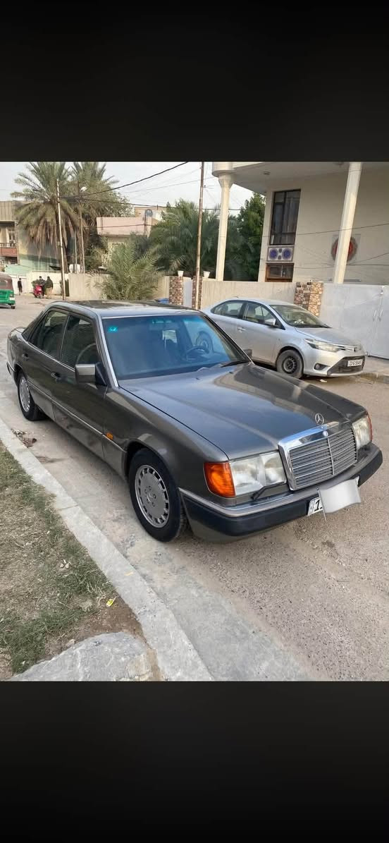 سلام عليكم
مرسيدس دب 

موديل 1990 كفالة عامة فقط صبغ جمالية 

قواعد دبلات شواصي مكفول

محرك بلادي قبق اسود

فتحة 

كشن كهرباء 

كهربائيات كلة شغال  

رقم بغداد ب اسمي تحويل مباشر

مكاني بغداد 

السعر ٨٥وبيهة مجال 

رقم الهاتف : ‭***********‬

