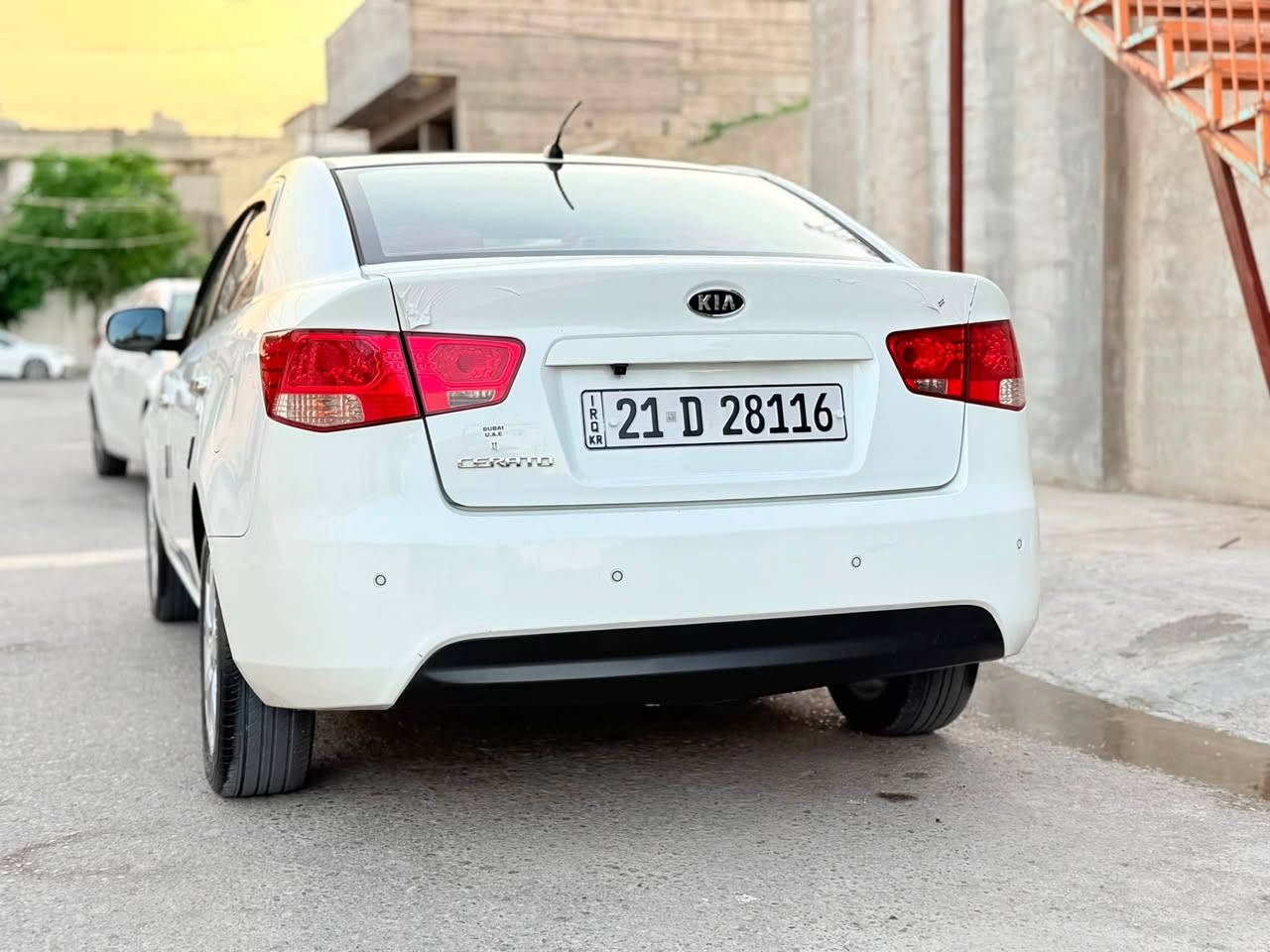 کیا سیراتۆ 2010 گیڕ ئۆتۆماتیک
هیچ بۆیاخی نییە 
گێڕ و مەکینە بە شەرت
 سەنەوی هه تا 2030 نوێیە
 چوار ویل و تایەی لۆک شاشە
 و کامێرا دوو سویچی لەگەڵە
 سەیارەکە تازە و پاکە

گیرومەکینە بەشەرت 
 زۆربەجوانی پاکی ماوە 
هیچ خەلەلیکی تیدا نییە 

ژمارەی خاوەنی 
***********
***********
