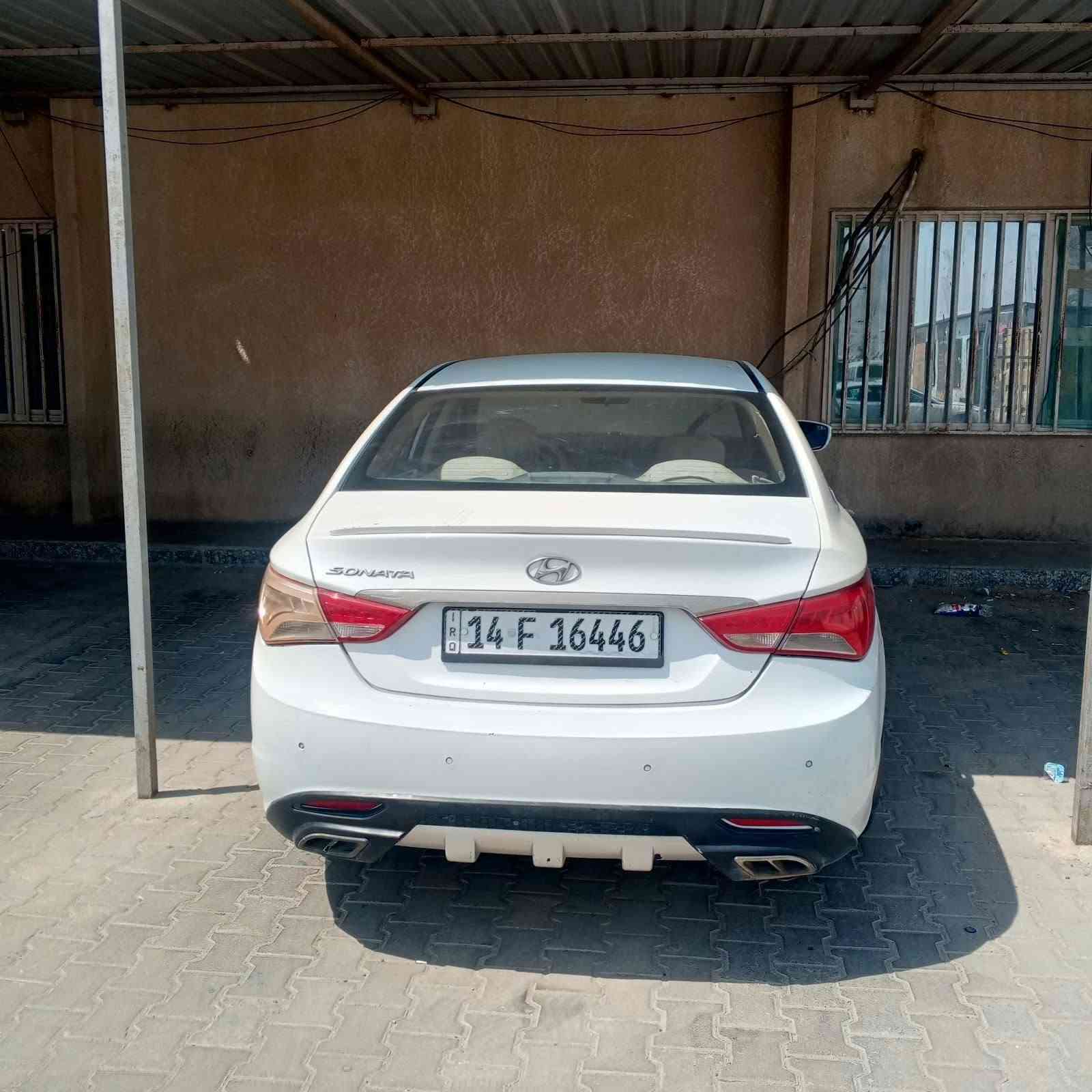 2014 
خليجي
بيها باب وجاملغ 
الباقي كفالة
السعر 110 وبيها مجال للشراي 
***********
اخوان مكلف بالنشر التواصل مع صاحب السيارة 
العنوان البصرة .الطوبة والنخيلة البصرة, العراق
