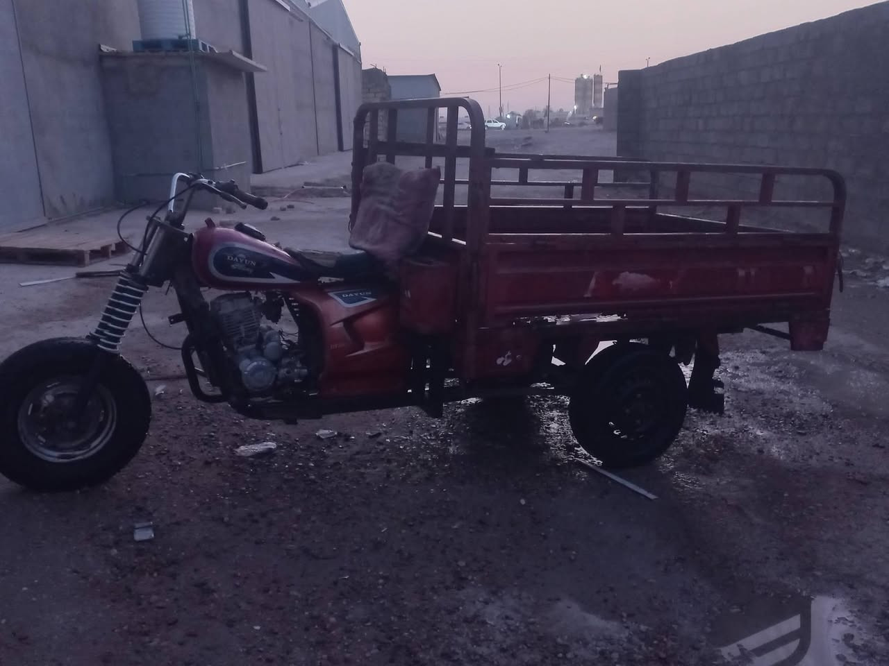 سلام عليكم ستوته موديل ١٩ للبيع مكينه جاهزه شاصي نضيف تخم تايرات جدد اوراقهه اصوليه سعر ٥٠٠ وبيه مجال مكاني بغداد عويريج قرب باب لاغا رقم هاتف ***********
