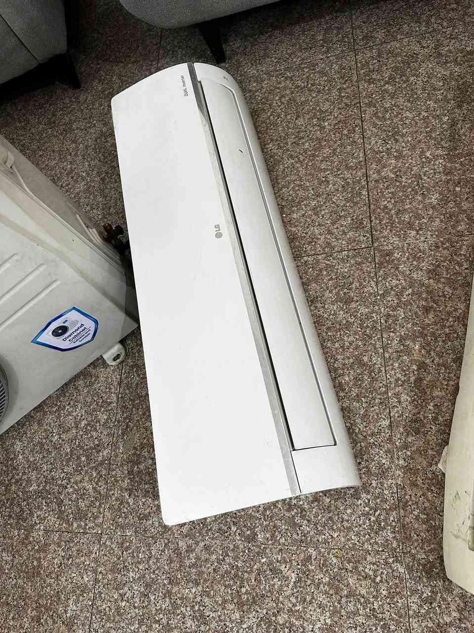 السلام عليكم سبلت ميديا طنين انفيرتر و سبلت ال جي طن ونص انفيرتر قطع داخلية وخارجيه فقط 
السعر 650 اثنينهم  قفل مستعجل على بيعتهم 
الرقم ***********
