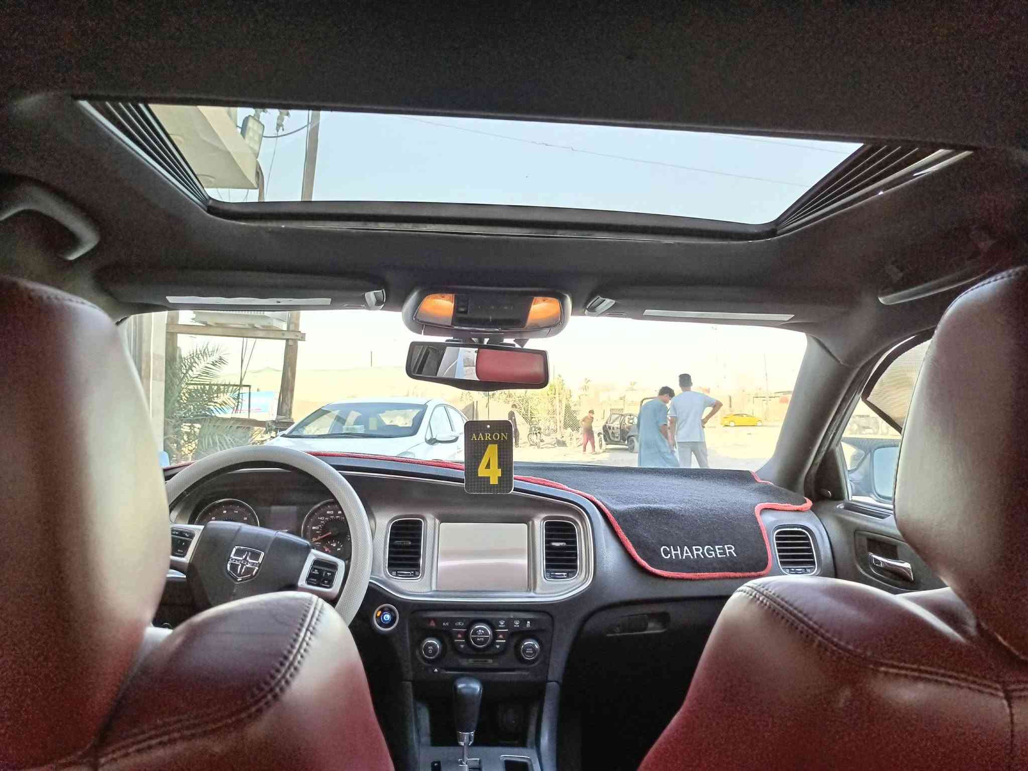 السلام عليكم جارجر 11فول 1علئ1 بيها منضومت غاز  بيها ضعف بل تور باين مكينه 3600برغي ما مفتوح بيها اكسن جديد  حداديه جديده بسمي مداور وين ما تريد سنويه ال2031هزه جديده مكاني ديوانيه ***********
