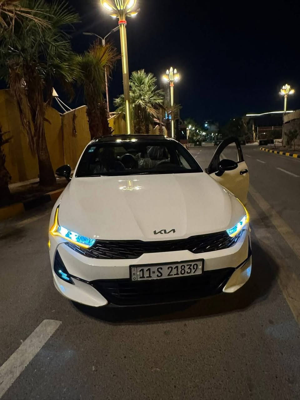 السلام عليكم سياره كي فايف  موديل 2022 جيتي لاين  وارد امريكي محرك 1600تيربو. السياره ماشيه 80km وليس mil السياره مكفوله من ضرر ومن كلير ومحرك مكفول كلشي موضحلك بلصور رقم بغداد  تخم تاير جديد من شركه تاير مول هانكوك  كوري اصلي باسمي السياره   رقم الهاتف *********** /ممتواجد علنت دائما شراي يتصل

