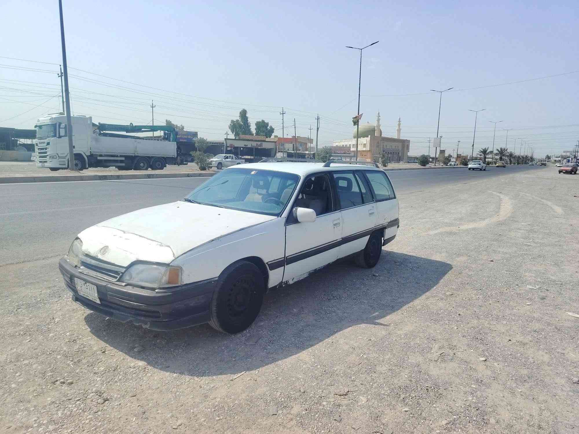 سلام عليكم لبيع اوميكا حجم 24 موديل 92 سنويه عضم عاج شرط وكاله وتحويل مني  سياره بسمي اني شرعي محرك وكير شرط رقم نينوى الماني السياره بدون ضرر بدون صبغ السعر 11 وبي مجال كربون بزين موجود ***********
***********
