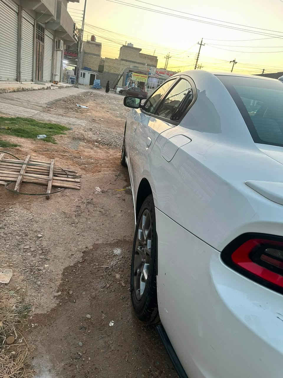 دوج جارجر ٢٠١٧ فول ماعده الفتحه مامشتغله عل خط ماشيه ٧٠الف
***********بيها نقص تبريد السياره خير من الله
