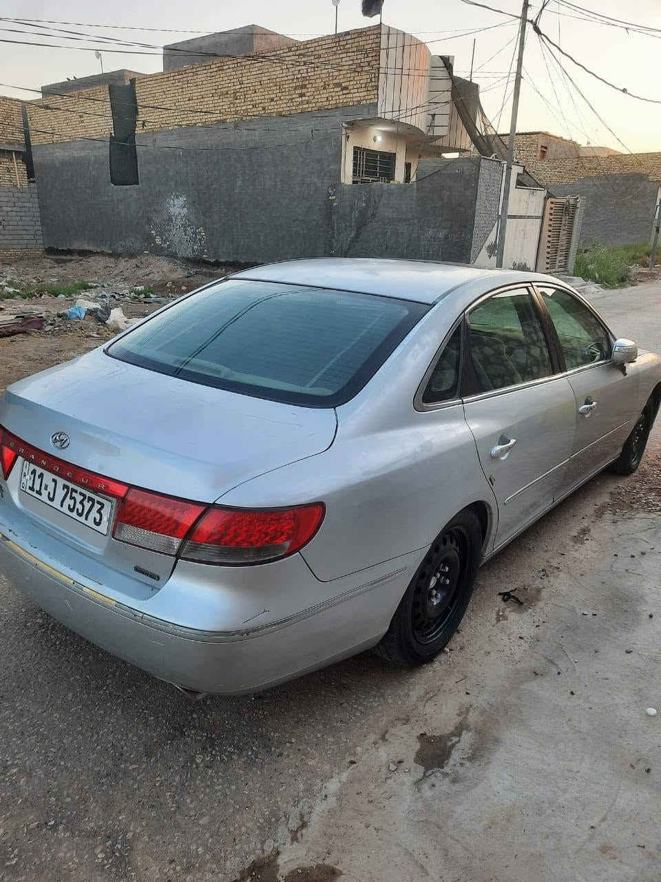 السلام عليكم
للبيع هونداي ازيرا موديل ٢٠٠٧
رقم بغداد بأسمنه فول مواصفات عدا البصمة سته سلندر ٣٣٠٠ سياره جاهزه من كولشي بيه منضومه غاز  السعر ٧٧ وبيه مجال مكان السياره بابل الشوملي اتصل وتدلل ترهم مراوس بأقل قيمه وبيع ***********
