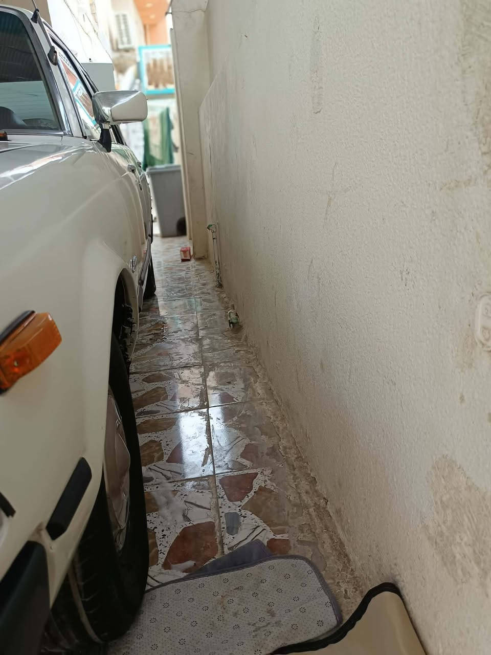سيارة كرونه للبيع موديل ١٩٨٠سياره جديد جيس كير ومكينه وحداديه وتبريد مكفولات تبريد ثلج ويه السويج كهربائيات كله شغاله الاستفسار أكثر اتصل مكاني حله شارع ستين ***********
