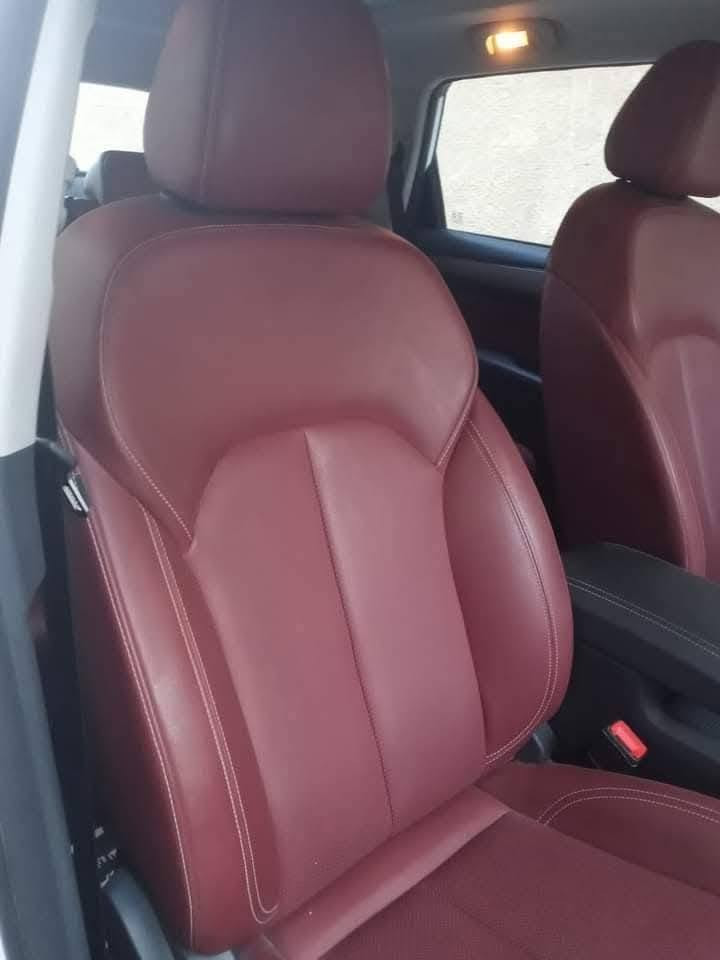 السلام عليكم بيع مستعجل
 سيارة نوع MG/RX5
موديل/2021
اللون/أبيض
السيارة ماشية 69700 كم
تاريخ شرائها مباشر(صفر) من شركة MG في 2022/4/22
 لايوجد فيها اي دعمة
 يوجد فيها ضمان صيانة المتبقي منه 2 سنة من اصل 6 سنوات
  السيارة جناي وليس بياع شراي.. موظف.. فقط من البيت الى الدائرة والعكس ونضيف شرط الفحص وتتاكد اي ضربه وصبغ قوي او حادث مبيها دواخلها بلادي برغي ممبدل منها نضيفه تجي شرط الفحص وين يعجبك واي مكان يعجبك وتبريدها ثلج رقمها بغداد ما عليها اي غرامات وتحويل مباشر ما بيها اي مشكله
سعرها114 او عراقي 17 مليون 
*********** بغداد, العراق
