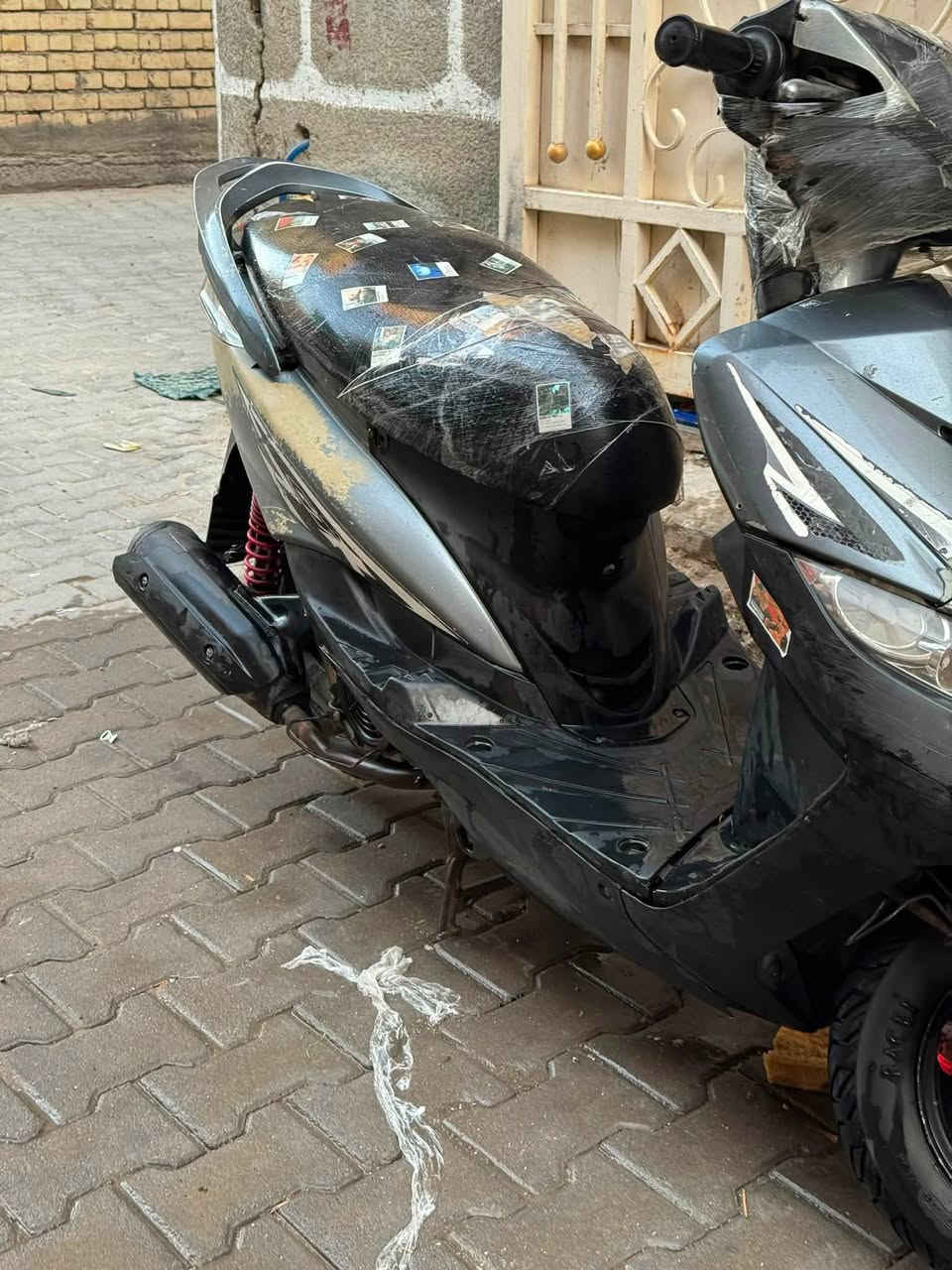 ماكس ثعلب دراجة كلش حلوة وناعمة عيبه كفره فقط جارد او تعبان شوية  دراجة غير كفر تاخذه بلاش محرك مالته اذا مو خرسة متسمع صوت احركه كبالك دراجة كاملة اي نقص مابيه برغي ممفتوح بيه مكينة بلادية اذا مو بلادي بلاش تاخذه بيع او مراوس واخذ فرق شي اقل منه رايده 550بيه شي بصيط كلش لشراي يرحم ولديكم دراجة حلوة وكاملة لحد يكسر بيه معجبتك هواي اكو اقل منه متواجد اي وقت وتساب فقط او تصال *********** مكاني بغداد

