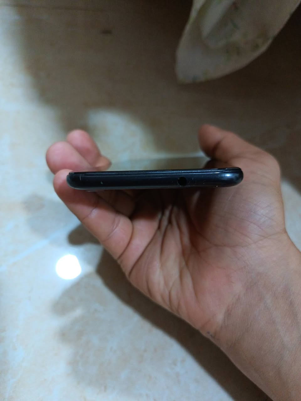السلام عليكم تُظهر الصورة هاتف Samsung Galaxy A11 باللون الأسود، ويتميز بوجود كاميرا خلفية ثلاثية مع مستشعر بصمة إصبع في المنتصف وشعار Samsung في الأسفل. [1, 2] السعر80 الذاكره 32 مكاني بغداد الكرخ الشيخ معروف مقابل شارع حيفا ***********
