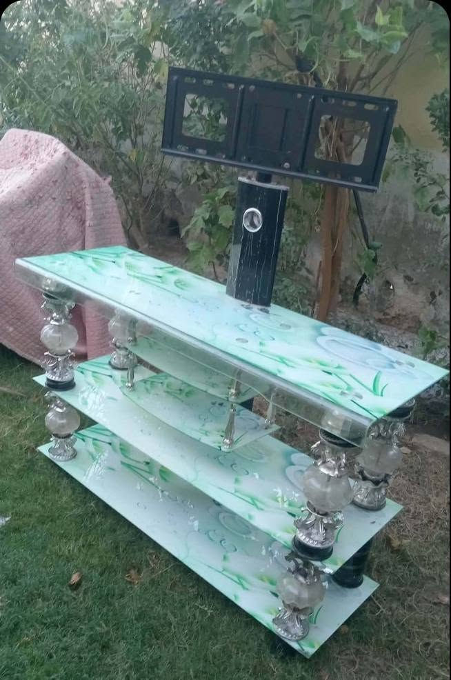معرض بلازمه جديد للبيع مع سرير لاطفال يرهم ينام بيه طفل ويرهم تخلي بيه طفل يلعب افضل أمان اله
شي حلو
وخاصه اذا توه يمشي امين جداا وبيه تايرات يندفع 
اسعارهن مناسبه
الرقم *********** اتصل وتدلل
