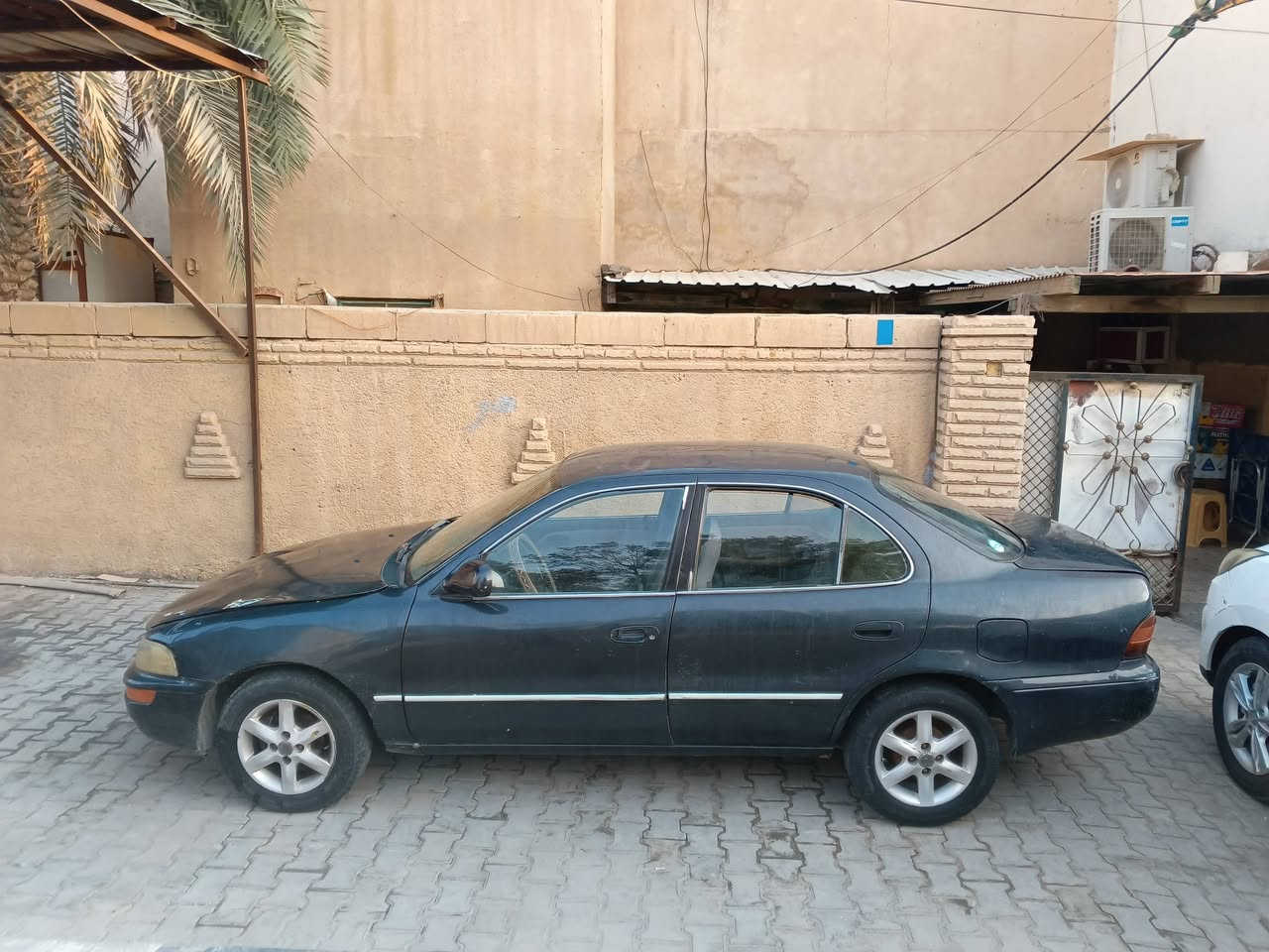 السلام عليكم
للبيع كورلا 93 
گير اوتوماتيك 
رقم بغداد الماني 
محرك 1600
السيارة گير ومكينة كفالة لا تنقيص ولا تبخير 
والمكينة ناعمة 
كهربائيات شغالة 
التبريد نقص غاز
السيارة جاهزة بس بيهة نقوصات بسيطة
(السيارة صارلها يمي هواي وضاع رقم راعيها أبيع بدون تحويل)
العنوان البصرة 
السعر 27
الرقم ***********
