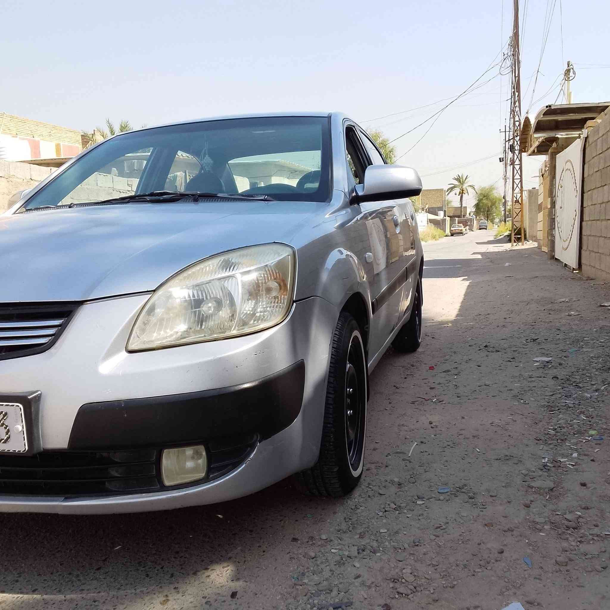 السلام عليكم للبيع كيا ريو 2009 باسمي هزه جديده ورقم جديد السياره معمر بيها هلالات خلفيه والجوه الترايش فقط بدون اي تبديل واي ضربه  كير مكينه تخم تاير تخم ويل صدر امامي خلفي فيتم وعبوه السياره خير من الله مكاني الدوره هوررجب سعر 70 وبيها مجال بسيط الاستفسار ***********
