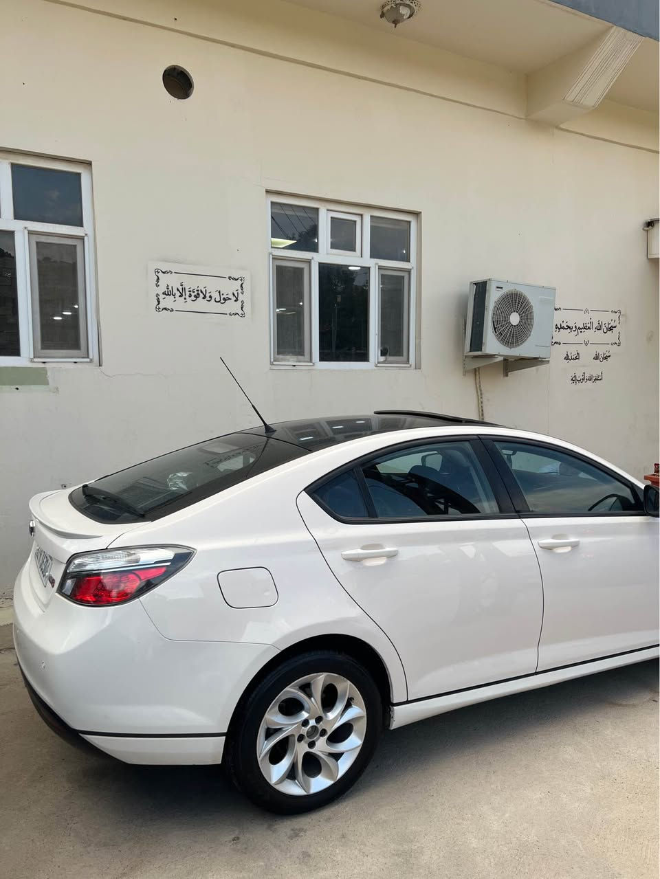 ئیمجی ٦ ٢٠١٤ بەڕیتانی
مەکینەی ١٨ تۆربۆ
سەیارەکە بەس ماشاللەی ئەوێت
یەک بست بۆیاخی هەیە
سەیارەکە فوک مواسەفاتە
تانها بیلاد سەقف ڕەش نییە
لەزگەی پانۆڕامایە
سەلاجە
تەبرید مەرکەزی
تەعدیل سورعە
بادل شەفت
سەیارەکە زۆر زۆر تایبەتە
ناویم کردوە بە فۆرمیگا سور و فۆڕجێت
نرخی ٧٥$ السليمانية, العراق
