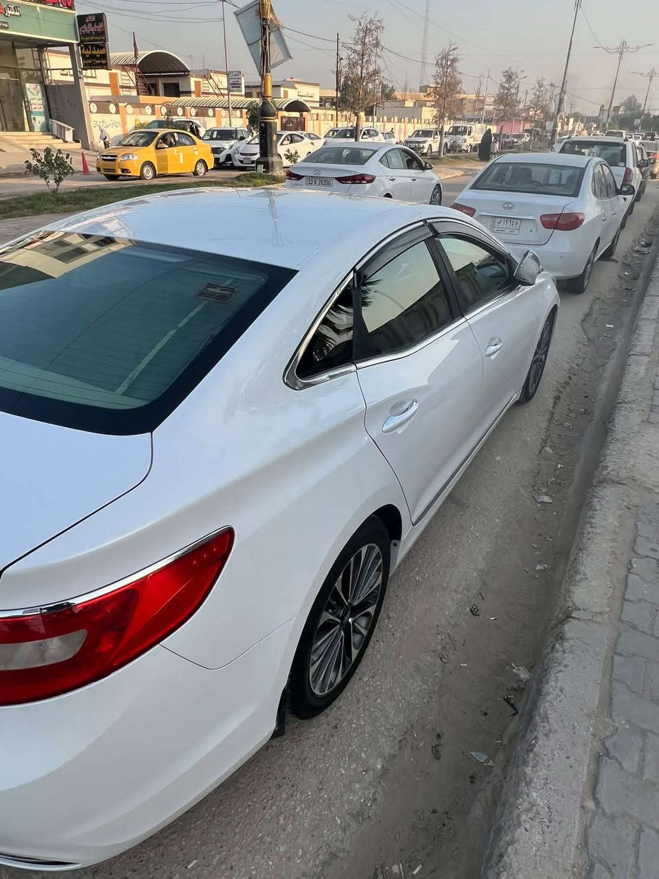 للبيع ازيرا 2015 خليجي
السيارة بيه بابين عكس السايق مبدلات و ملاون وياهن شويه من الجاملغ الخلفي بدون ضربه ولا شخوط
ايرباكات الشركة سليمة 
محرك 6 سلنر 3000  
رقم جديد سليمانية 
سنوية لل 2030 
بردات ابواب خلفية وبردة كهربائية
 تحكم استيرن
مانع انزلاق
كشنات تدفئة
دواخل بيجي
تبريد خلفي
لد امامي
اشاير بل مري
مري شفط
مدخل AUX + USB
تبريد و حدادية وتايرات و باتري جدد
السعر/ 115 وبيه مجال 
للاستفسار 
***********
